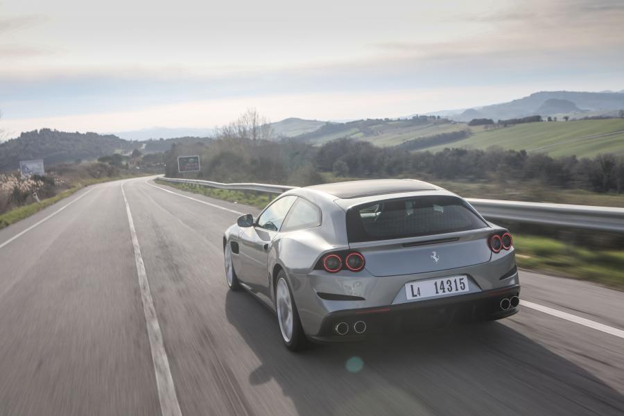  Ferrari GTC4Lusso T 2016 года  (фото 8 из 37)